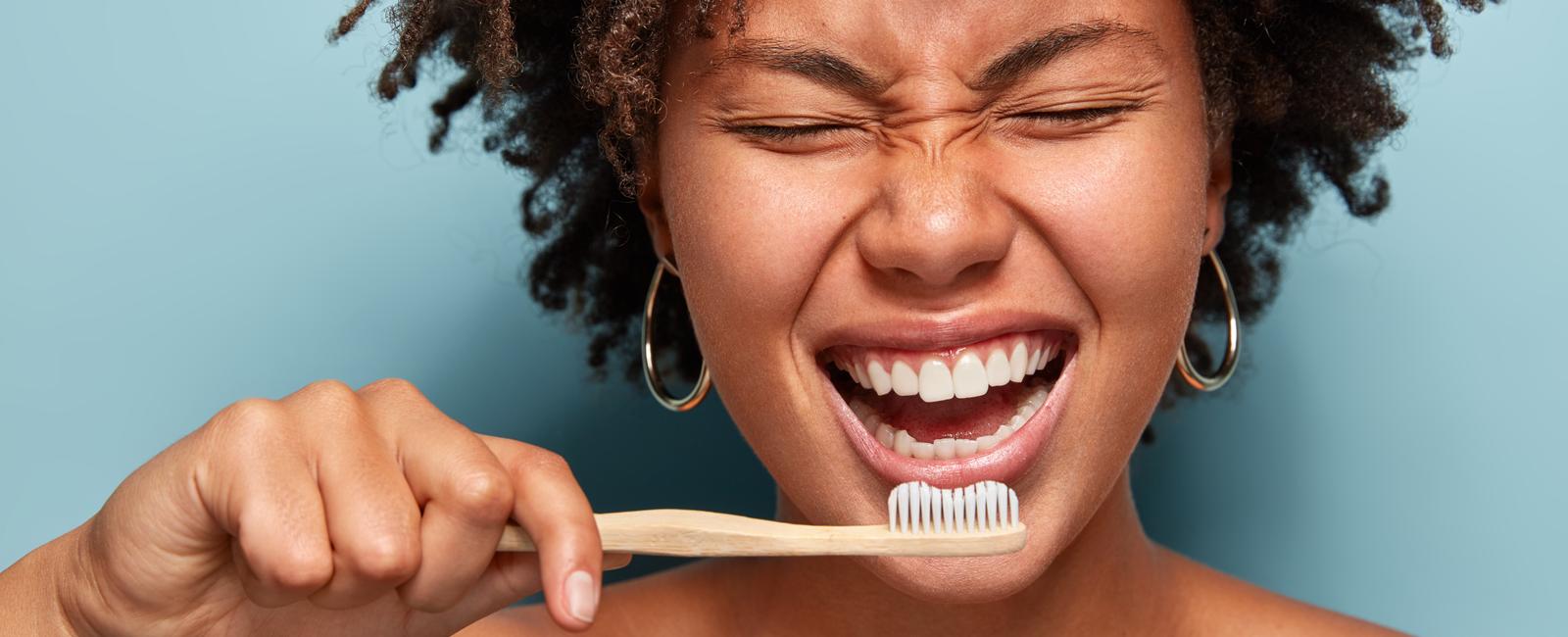 Limpeza de dente: do fio dental à profilaxia dentária